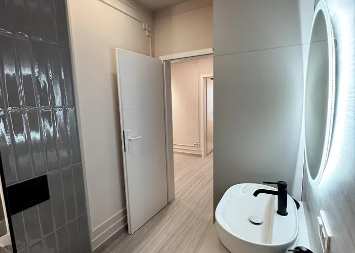 Airport Dream - Modern, King Size Beds Apartament